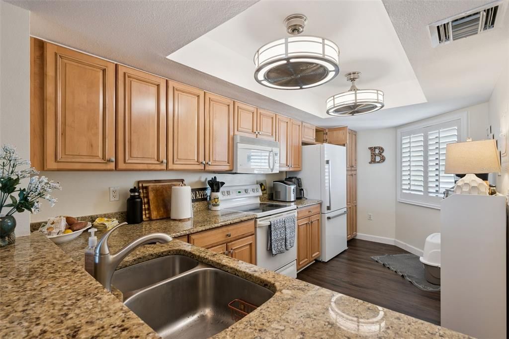 Activo con contrato: $229,000 (2 camas, 2 baños, 1065 Pies cuadrados)