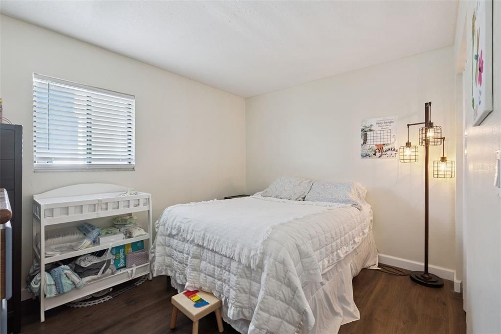 Activo con contrato: $229,000 (2 camas, 2 baños, 1065 Pies cuadrados)