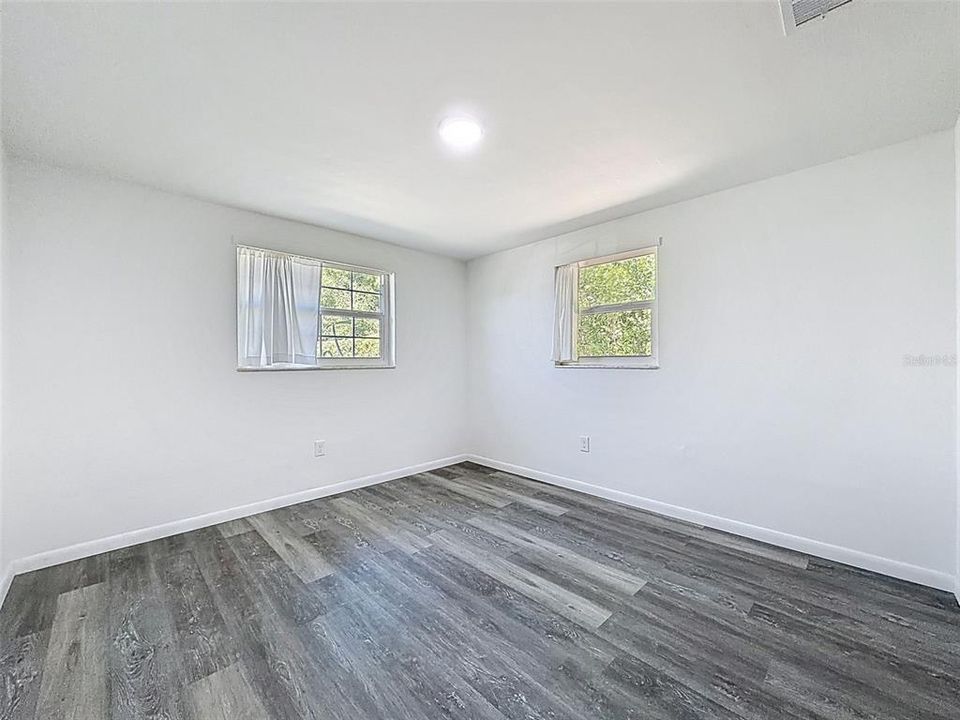 For Sale: $87,900 (2 beds, 2 baths, 888 Square Feet)