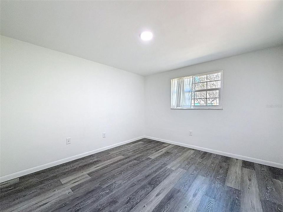 For Sale: $87,900 (2 beds, 2 baths, 888 Square Feet)