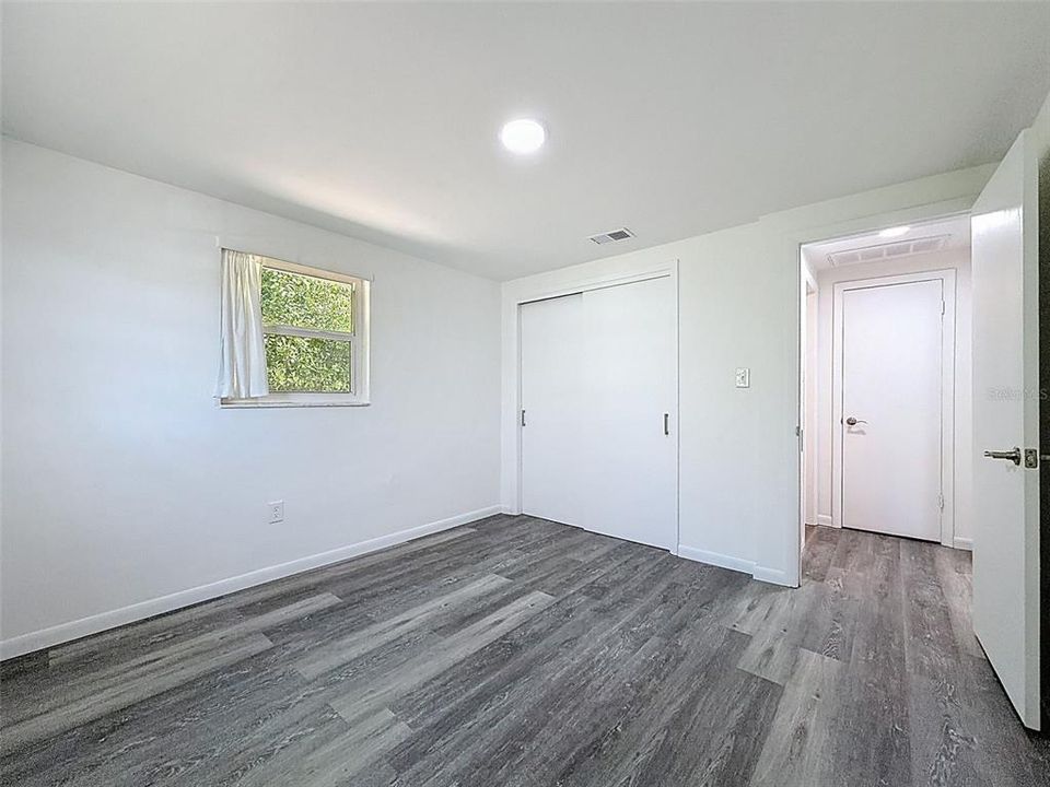 For Sale: $87,900 (2 beds, 2 baths, 888 Square Feet)