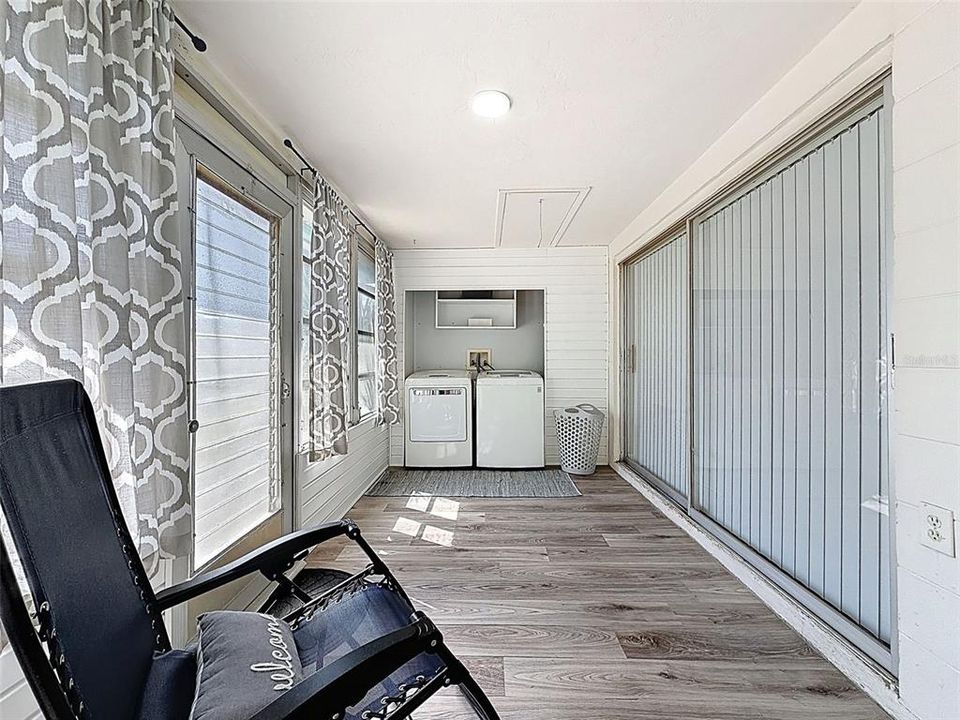 For Sale: $87,900 (2 beds, 2 baths, 888 Square Feet)