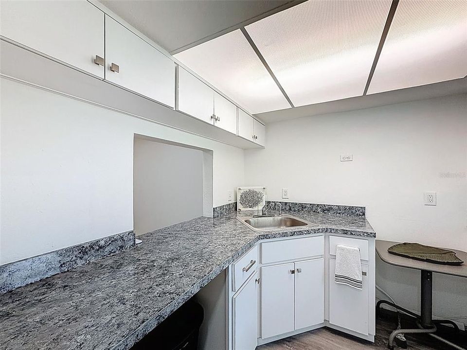 For Sale: $87,900 (2 beds, 2 baths, 888 Square Feet)