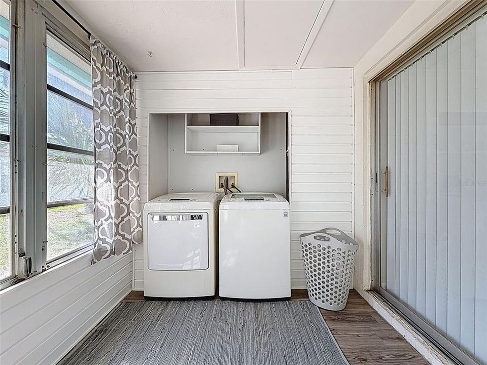 For Sale: $87,900 (2 beds, 2 baths, 888 Square Feet)