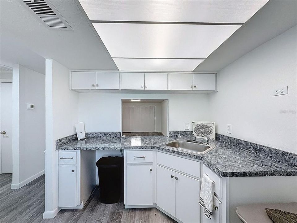For Sale: $87,900 (2 beds, 2 baths, 888 Square Feet)