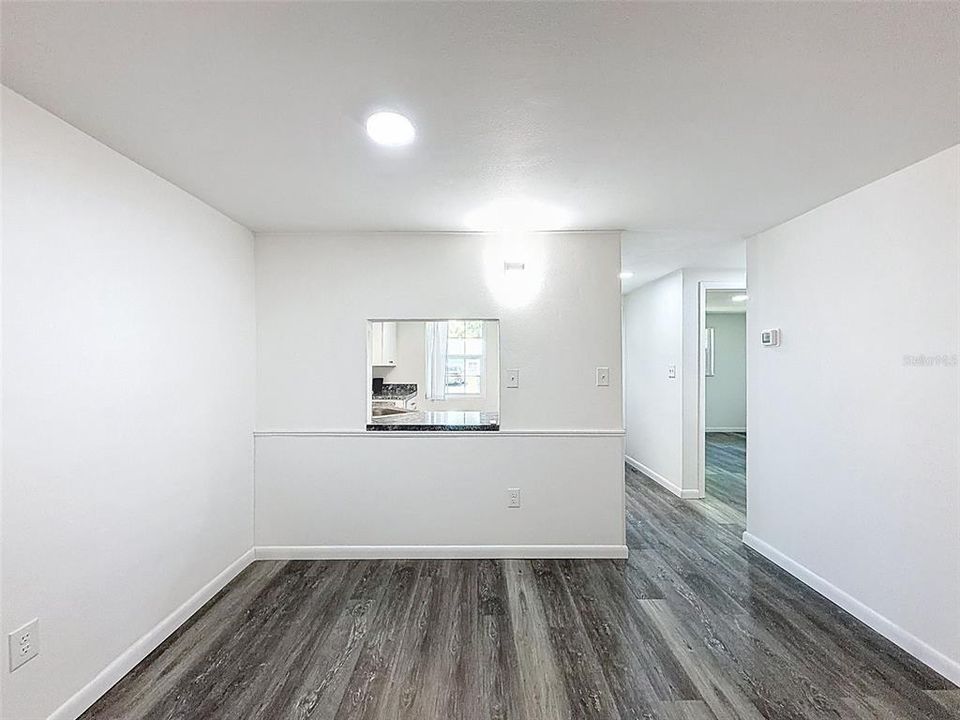 For Sale: $87,900 (2 beds, 2 baths, 888 Square Feet)