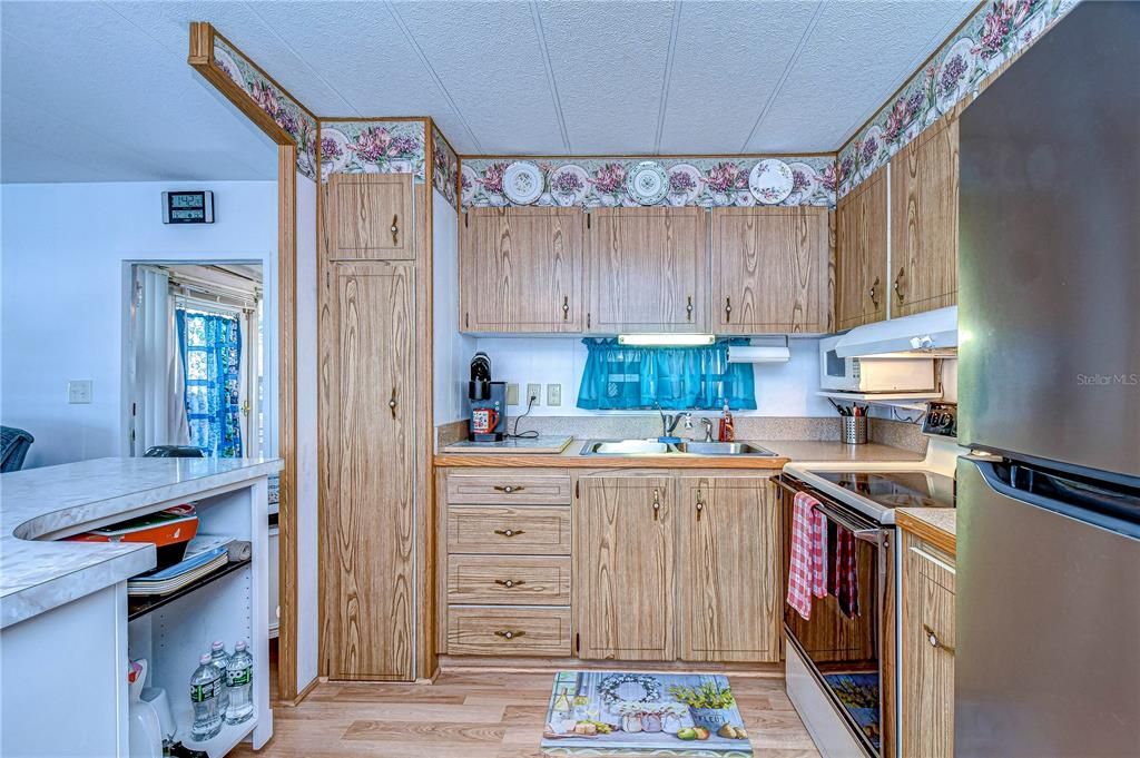 На продажу: $89,900 (2 спален, 1 ванн, 636 Квадратных фут)