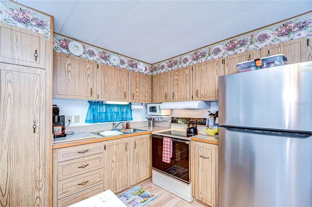 На продажу: $89,900 (2 спален, 1 ванн, 636 Квадратных фут)