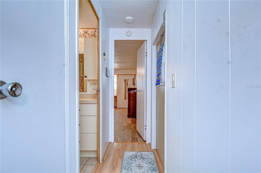 На продажу: $89,900 (2 спален, 1 ванн, 636 Квадратных фут)