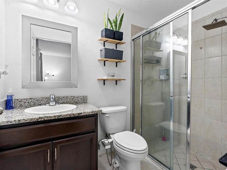 For Rent: $1,800 (3 beds, 2 baths, 1212 Square Feet)