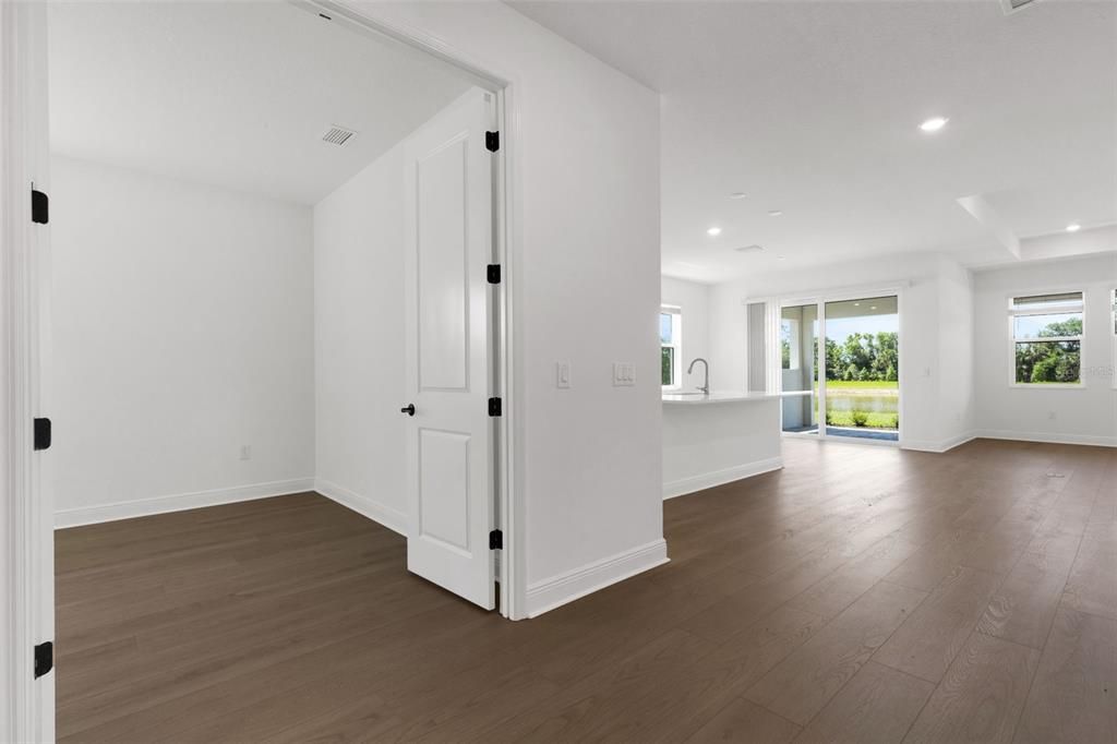 Activo con contrato: $699,999 (3 camas, 3 baños, 2190 Pies cuadrados)