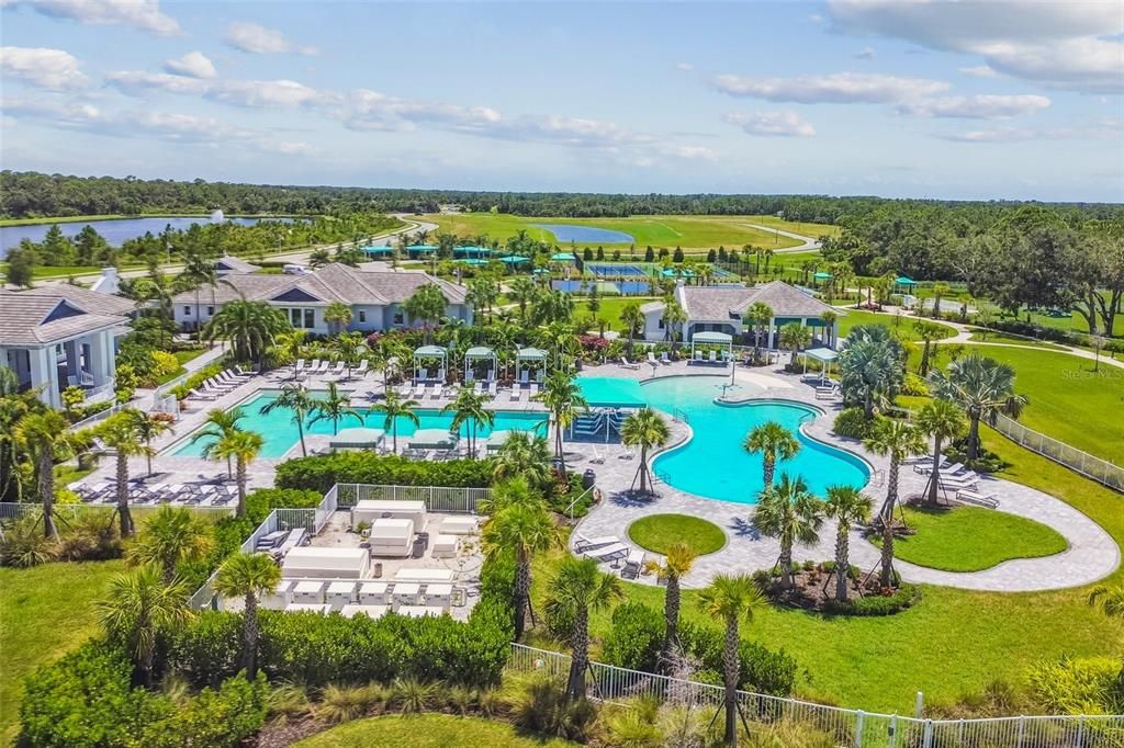 Activo con contrato: $699,999 (3 camas, 3 baños, 2190 Pies cuadrados)