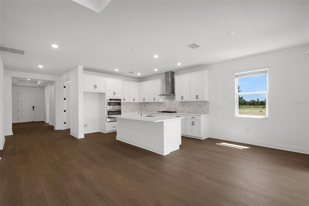 Activo con contrato: $699,999 (3 camas, 3 baños, 2190 Pies cuadrados)