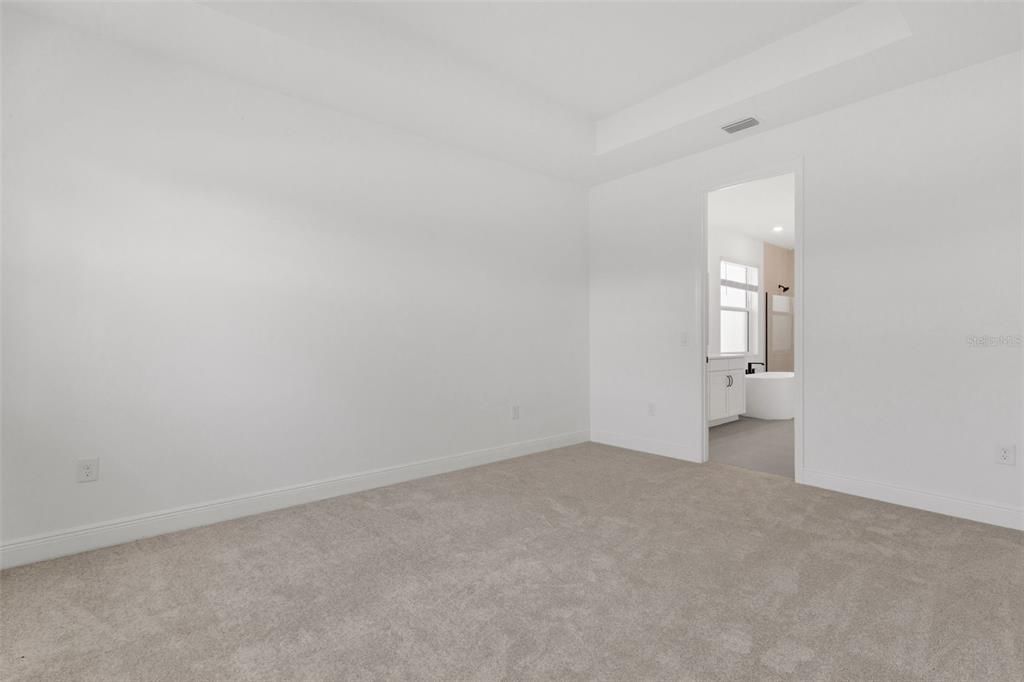 Activo con contrato: $699,999 (3 camas, 3 baños, 2190 Pies cuadrados)