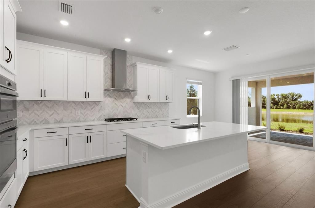 Activo con contrato: $699,999 (3 camas, 3 baños, 2190 Pies cuadrados)