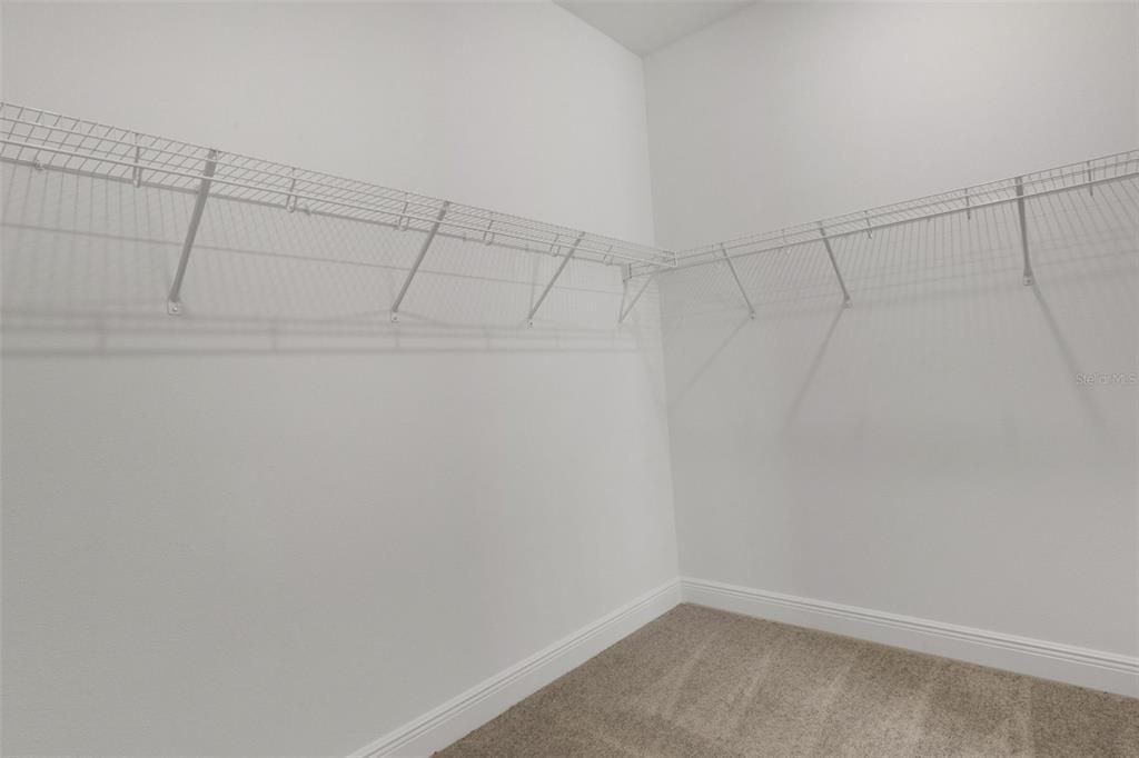 Activo con contrato: $699,999 (3 camas, 3 baños, 2190 Pies cuadrados)