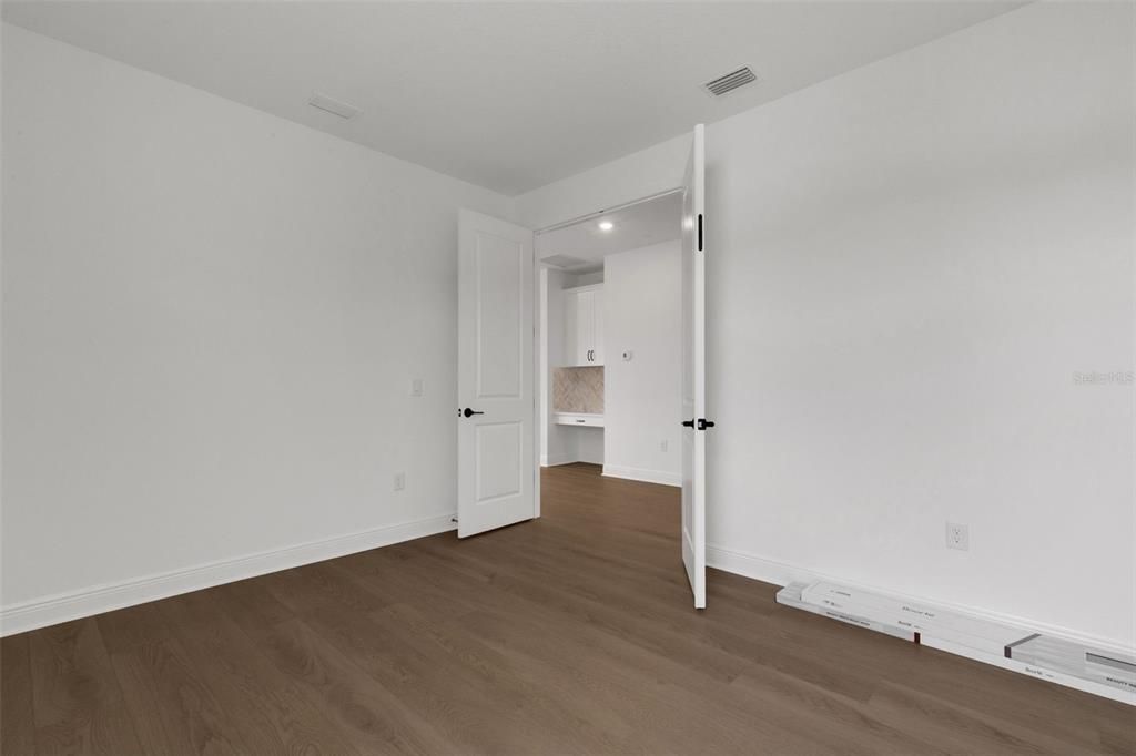 Activo con contrato: $699,999 (3 camas, 3 baños, 2190 Pies cuadrados)