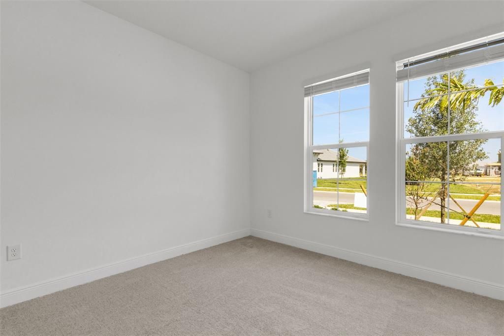 Activo con contrato: $699,999 (3 camas, 3 baños, 2190 Pies cuadrados)