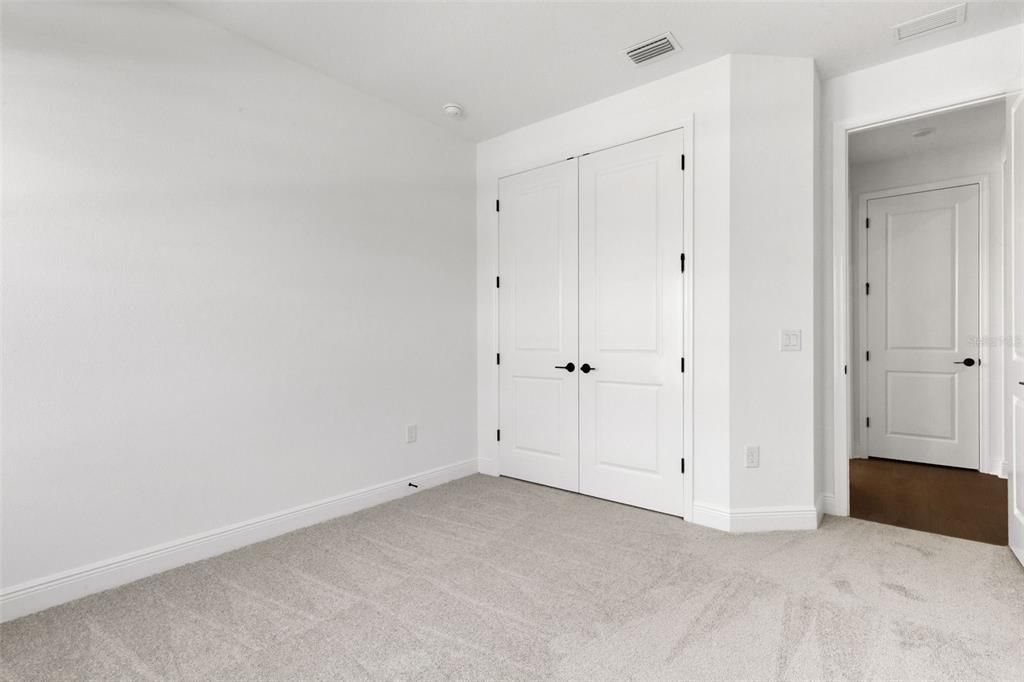 Activo con contrato: $699,999 (3 camas, 3 baños, 2190 Pies cuadrados)