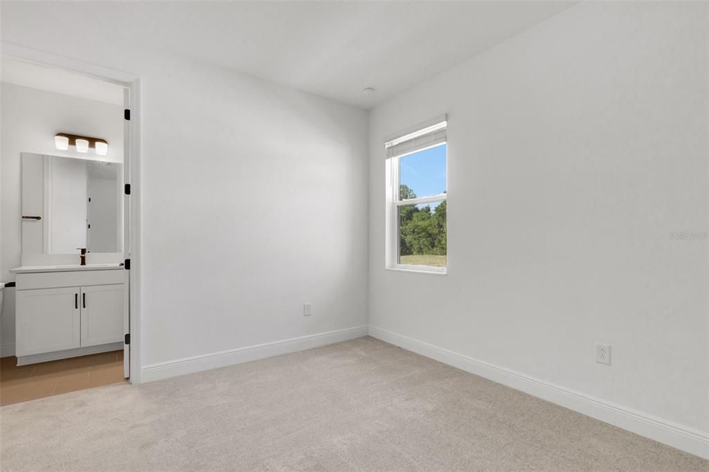 Activo con contrato: $699,999 (3 camas, 3 baños, 2190 Pies cuadrados)