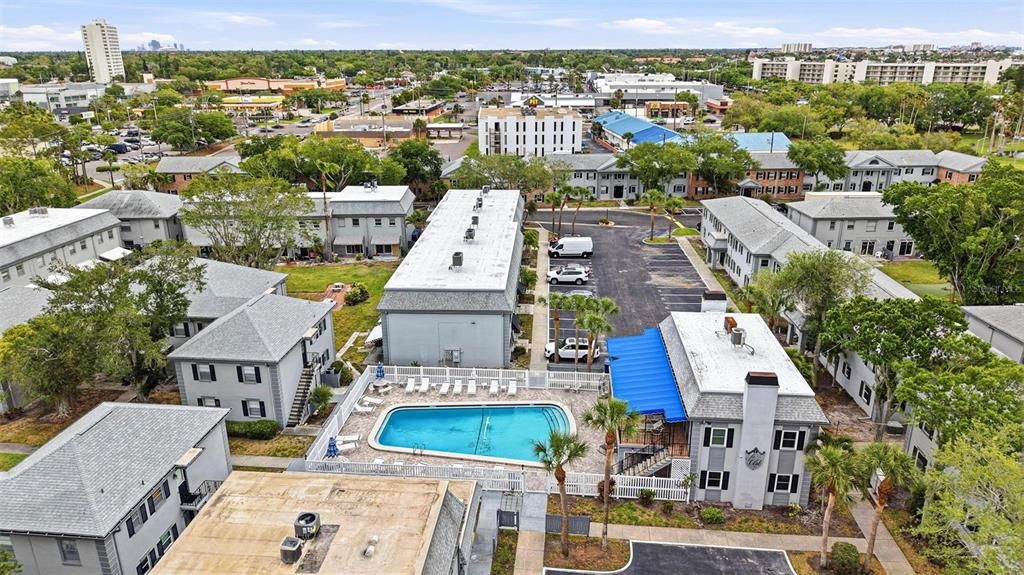 Active With Contract: $119,000 (1 beds, 1 baths, 722 Square Feet)