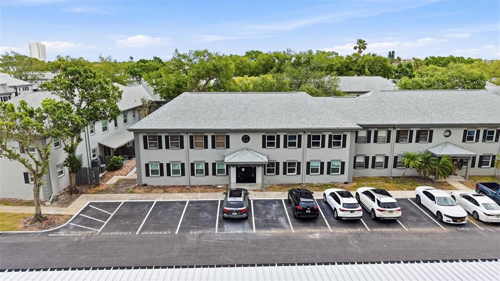 Active With Contract: $119,000 (1 beds, 1 baths, 722 Square Feet)