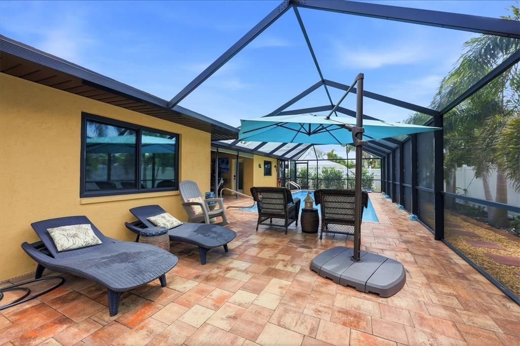 Activo con contrato: $1,150,000 (3 camas, 3 baños, 1980 Pies cuadrados)