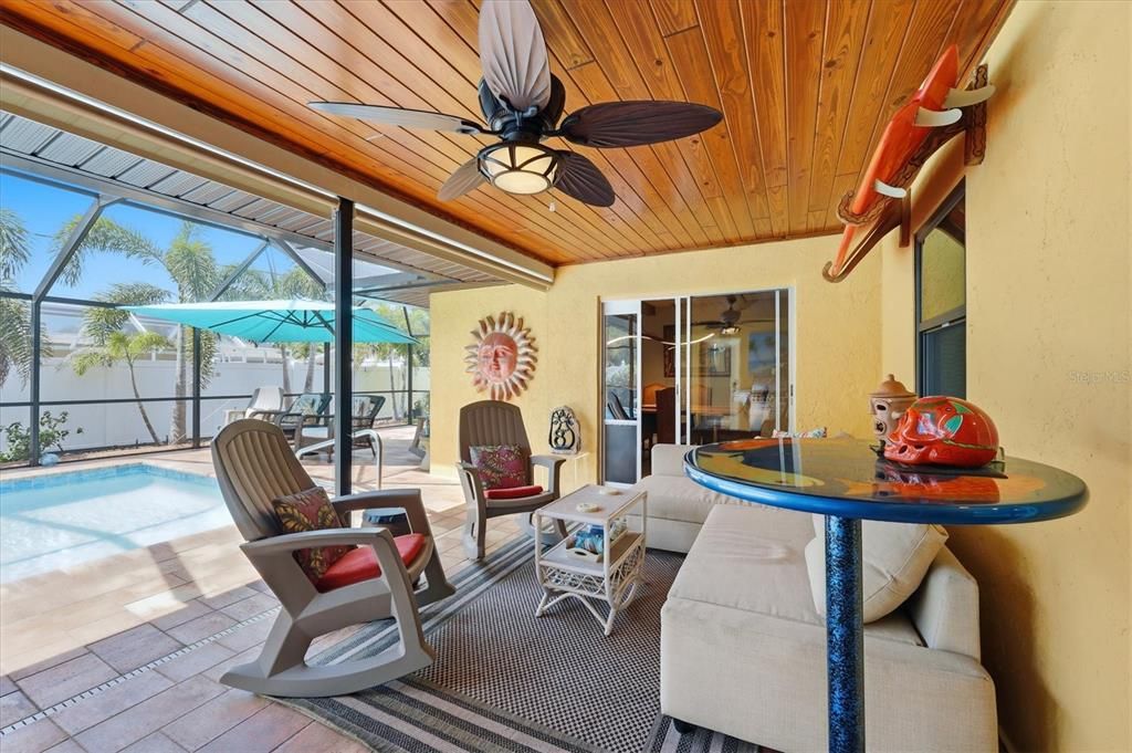 Activo con contrato: $1,150,000 (3 camas, 3 baños, 1980 Pies cuadrados)