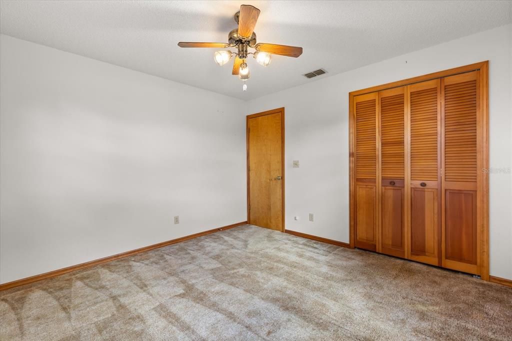 Activo con contrato: $309,900 (3 camas, 2 baños, 1624 Pies cuadrados)