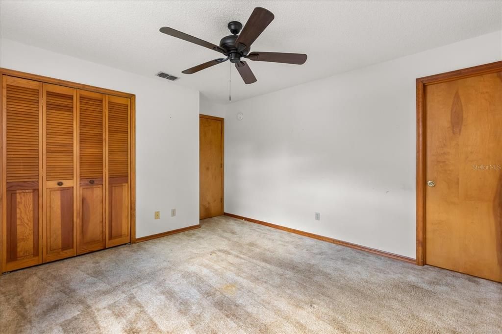Activo con contrato: $309,900 (3 camas, 2 baños, 1624 Pies cuadrados)