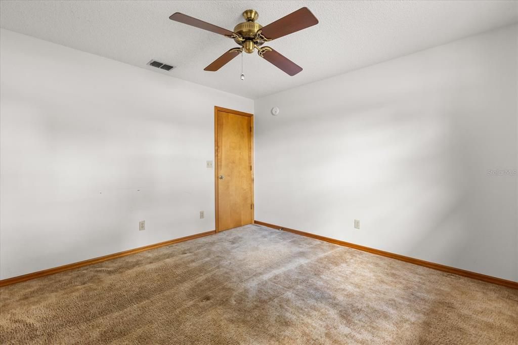 Activo con contrato: $309,900 (3 camas, 2 baños, 1624 Pies cuadrados)