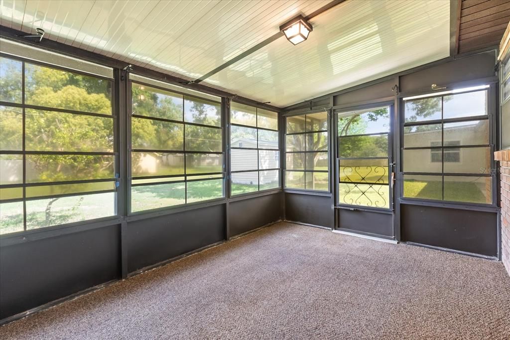 Activo con contrato: $309,900 (3 camas, 2 baños, 1624 Pies cuadrados)
