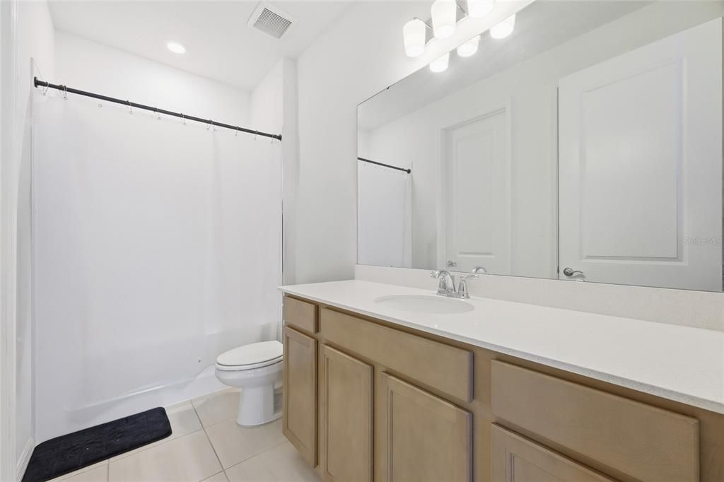 En Venta: $675,000 (5 camas, 3 baños, 2635 Pies cuadrados)