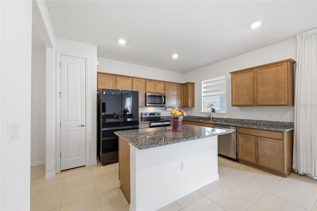 En Venta: $675,000 (5 camas, 3 baños, 2635 Pies cuadrados)