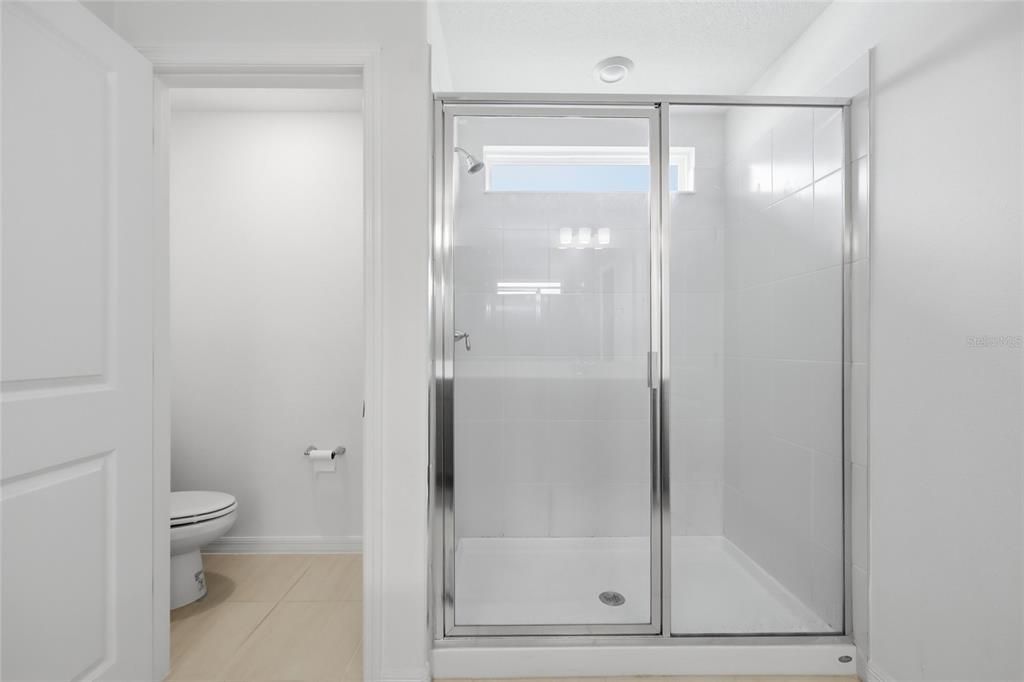En Venta: $675,000 (5 camas, 3 baños, 2635 Pies cuadrados)