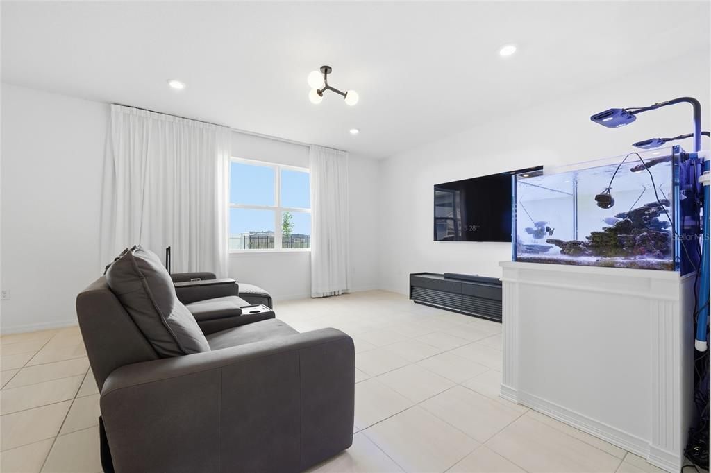 En Venta: $675,000 (5 camas, 3 baños, 2635 Pies cuadrados)
