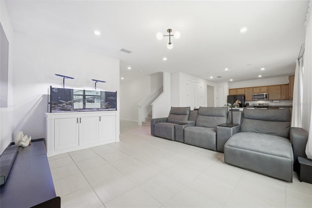 En Venta: $675,000 (5 camas, 3 baños, 2635 Pies cuadrados)