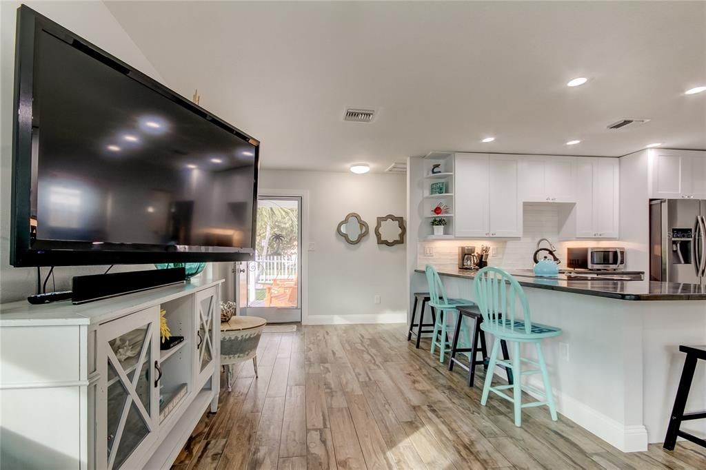 For Rent: $4,400 (2 beds, 2 baths, 1154 Square Feet)