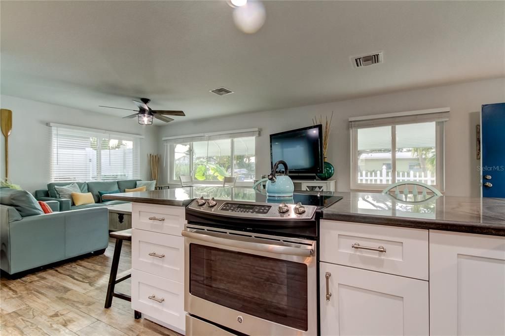 For Rent: $4,400 (2 beds, 2 baths, 1154 Square Feet)