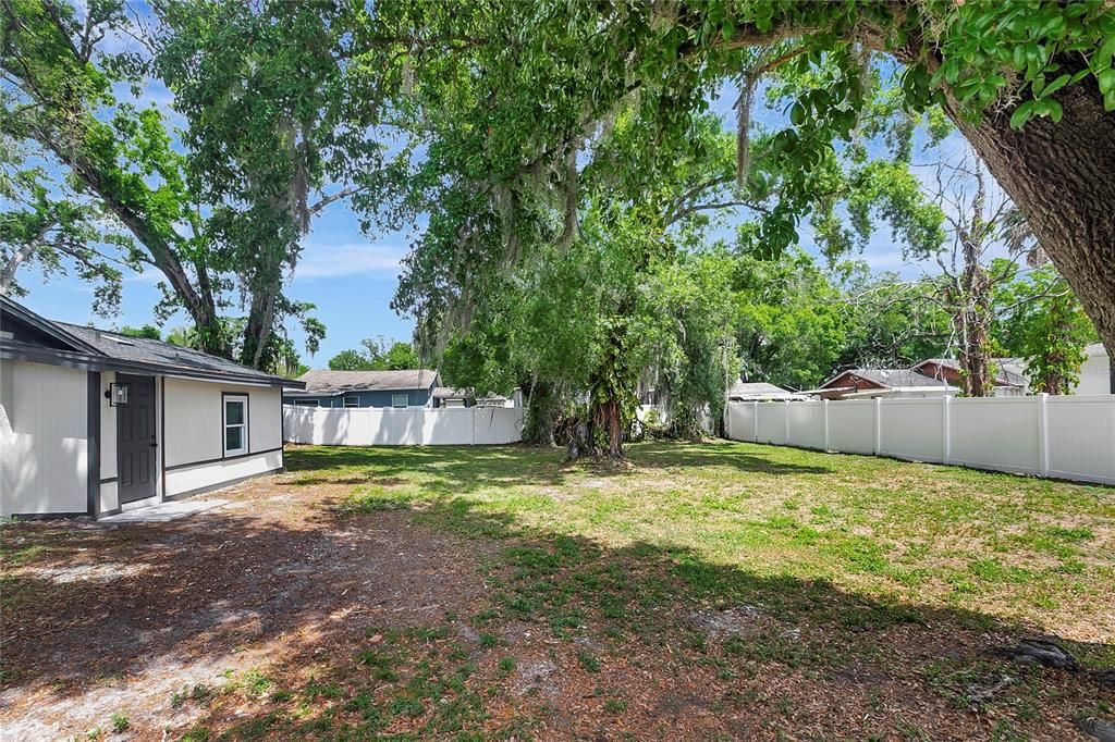 Activo con contrato: $374,900 (4 camas, 2 baños, 1513 Pies cuadrados)
