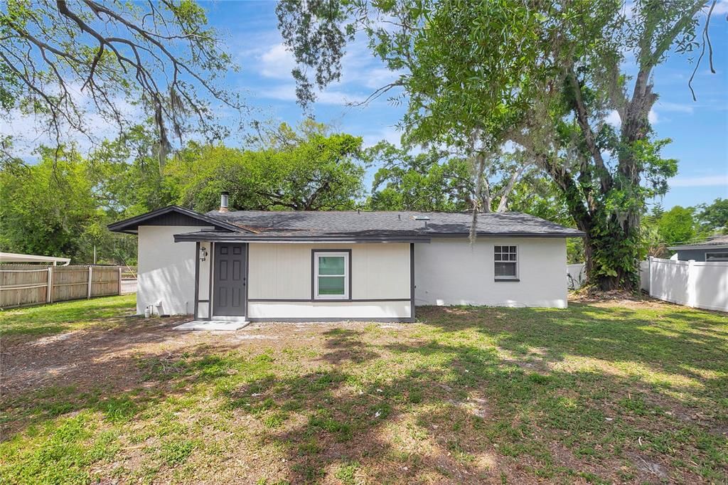 Activo con contrato: $374,900 (4 camas, 2 baños, 1513 Pies cuadrados)