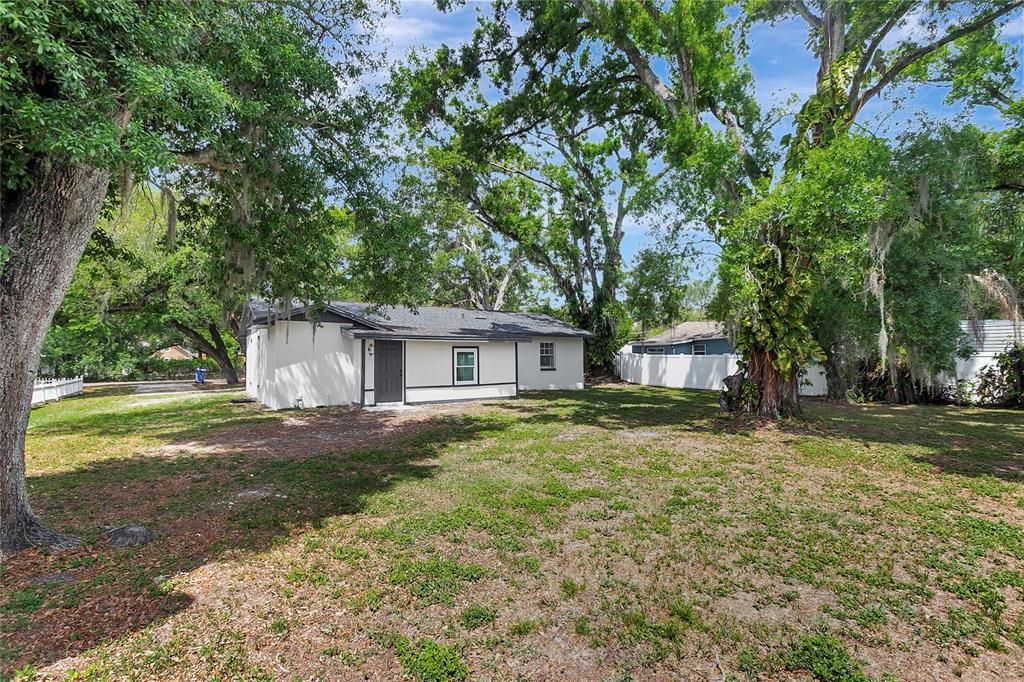 Activo con contrato: $374,900 (4 camas, 2 baños, 1513 Pies cuadrados)