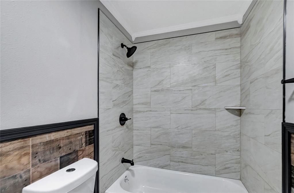 Activo con contrato: $374,900 (4 camas, 2 baños, 1513 Pies cuadrados)