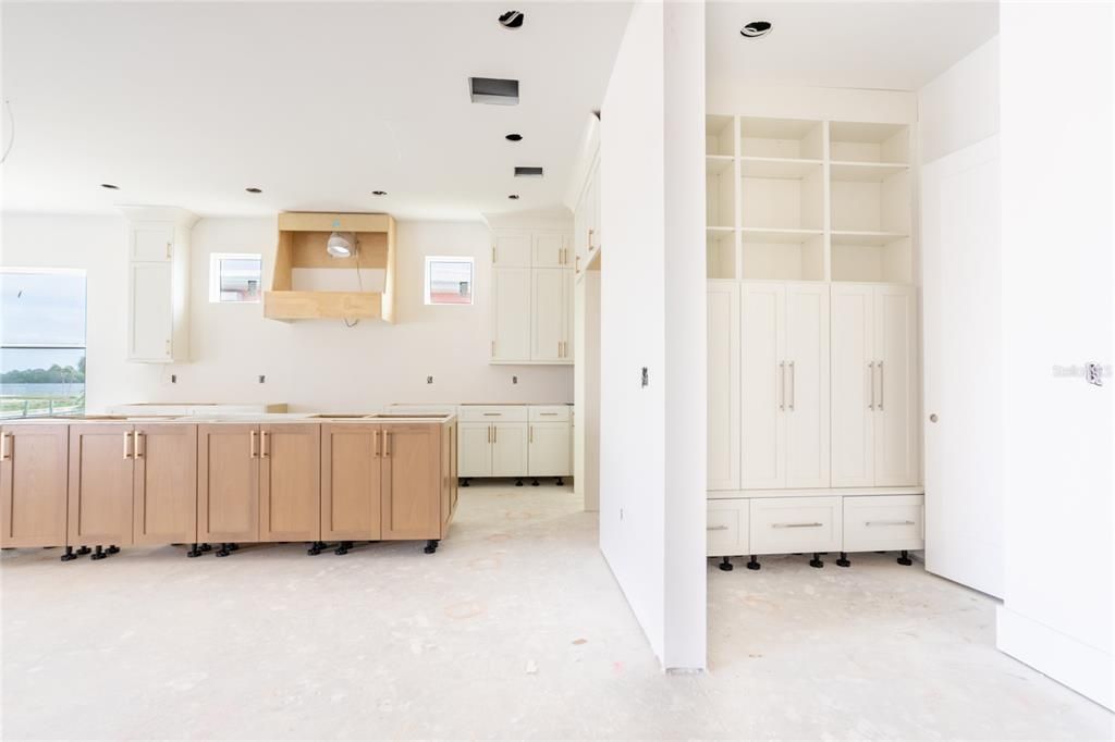 Active With Contract: $4,250,000 (5 beds, 5 baths, 4555 Square Feet)