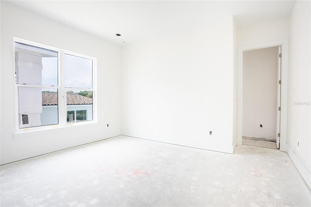 Active With Contract: $4,250,000 (5 beds, 5 baths, 4555 Square Feet)