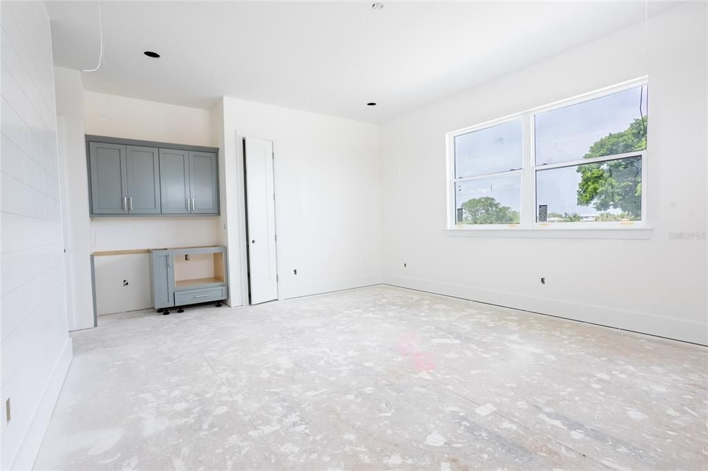 Active With Contract: $4,250,000 (5 beds, 5 baths, 4555 Square Feet)