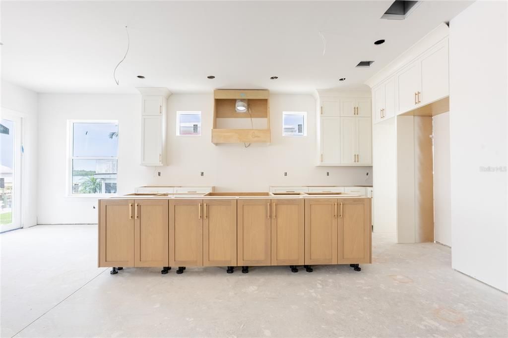 Active With Contract: $4,250,000 (5 beds, 5 baths, 4555 Square Feet)