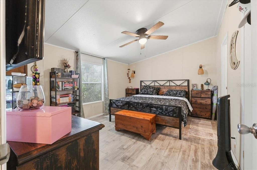 Activo con contrato: $230,000 (4 camas, 2 baños, 1440 Pies cuadrados)
