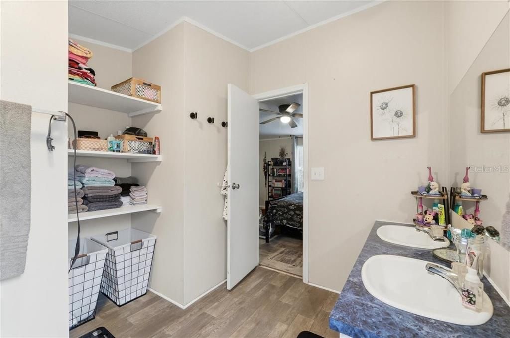 Activo con contrato: $230,000 (4 camas, 2 baños, 1440 Pies cuadrados)