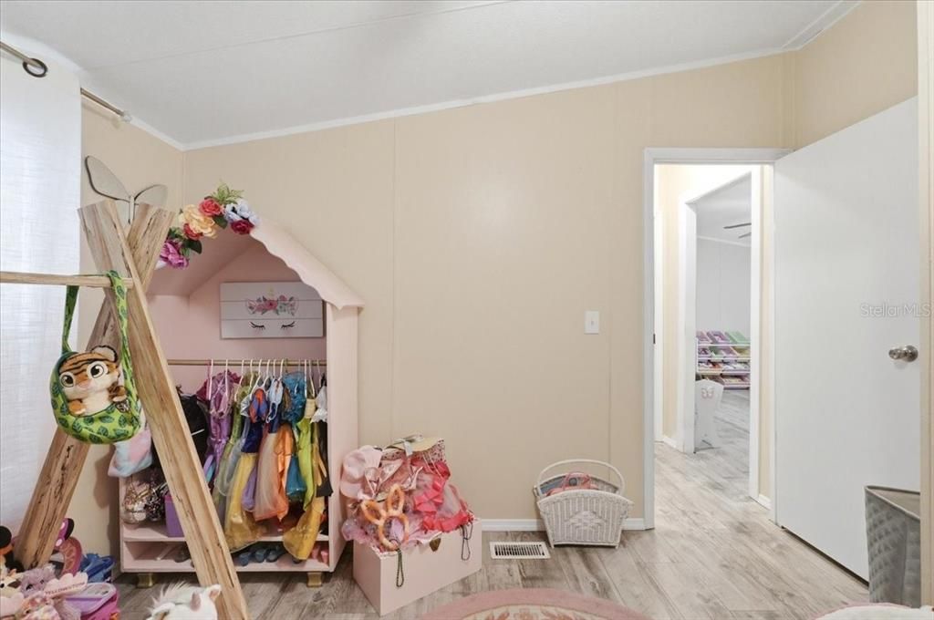Activo con contrato: $230,000 (4 camas, 2 baños, 1440 Pies cuadrados)